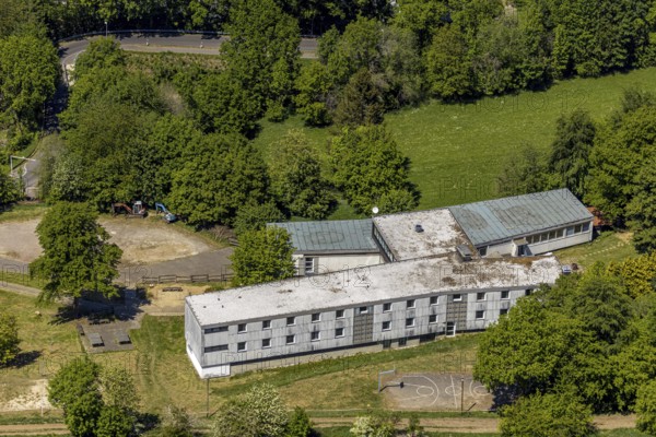 Aerial photograph, former Bergstrasse Youth Hostel, Meinerzhagen, Märkischer Kreis, Sauerland, North Rhine-Westphalia, Germany, DE, Europe, youth hostel, aerial photograph, aerial photography, aerial photography, overview, bird's-eye view, birds-eyes view, overview, dilapidated building