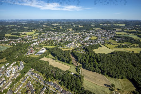 Aerial view, local view Niedersprockhövel, new residential area Steinegge, Riepelsiepen, former colliery Alte Haase, Malakowturm, Sprockhövel, Ruhr area, North Rhine-Westphalia, Germany, DE, Ennepe-Ruhr-Kreis, Europe, distant view, property tax, aerial view, aerial photography, aerial photography, tower, overview, bird's eye view, forest area, meadows and fields, housing estate, living and living, residential area, residential buildings, housing quality, housing estate, colliery, birds-eyes view, overview