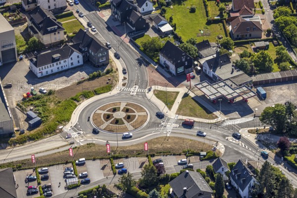 Aerial view, new roundabout Wuppertaler Straße, Niedersprockhövel, Sprockhövel, Ruhr area, North Rhine-Westphalia, Germany, construction work, construction area, construction site, building plots, construction project, construction site, DE, Ennepe-Ruhr-Kreis, Europe, roundabout, aerial view, aerial photography, aerial photography, new construction, road traffic, overview, traffic volume, bird's-eye view, overview