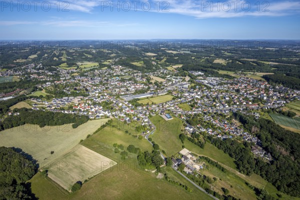 Aerial view, local view Niedersprockhövel, new building residential area Steinegge, Riepelsiepen, Sprockhövel, Ruhr area, North Rhine-Westphalia, Germany, DE, Ennepe-Ruhr-Kreis, Europe, distant view, property tax, aerial view, aerial photography, aerial photography, overview, bird's-eye view, forest area, meadows and fields, housing estate, living and life, residential area, residential buildings, quality of living, housing estate, bird's-eye view, overview