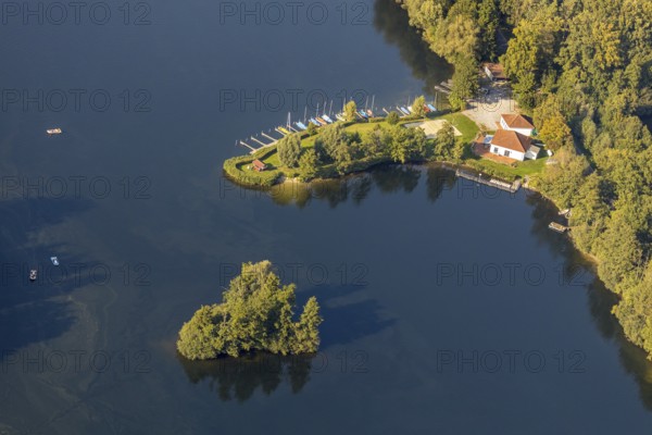 Aerial view, Alberssee, boat landing stage, Lippstädter Segler e.V., Rebbeke, Lippstadt, Kreis Soest, North Rhine-Westphalia, Germany, bathing lake, boats, boat landing stage, boat trips, DE, Europe, leisure, leisure facility, leisure area, leisure pool, leisure activities, leisure enjoyment, Kreis-Soest-Buch, KreisSoestBuch, aerial photograph, aerial photography, aerial photography, lake, lakeside road, sailing boats, overview, bird's-eye view, birds-eyes view, overview