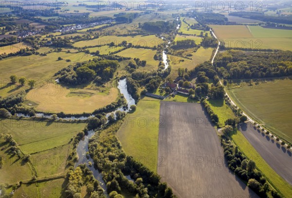 Aerial view, Lippe floodplain, river Lippe, river Genne, estate Göttinger Straße, Cappel, Lippstadt, district Soest, North Rhine-Westphalia, Germany, DE, Europe, distant view, farmsteads, Göttinger Straße, district Soest-Buch, district Soest-Buch, cultural landscape, farm, aerial view, aerial photography, aerial photography, nature reserve, overview, bird's eye view, meadows and fields, birds-eyes view, overview