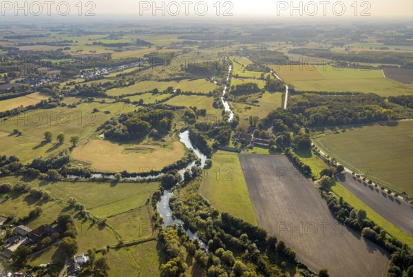 Aerial view, Lippe floodplain, river Lippe, river Genne, estate Göttinger Straße, Cappel, Lippstadt, district Soest, North Rhine-Westphalia, Germany, DE, Europe, distant view, farmsteads, Göttinger Straße, district Soest-Buch, district Soest-Buch, cultural landscape, farm, aerial view, aerial photography, aerial photography, nature reserve, overview, bird's eye view, meadows and fields, birds-eyes view, overview