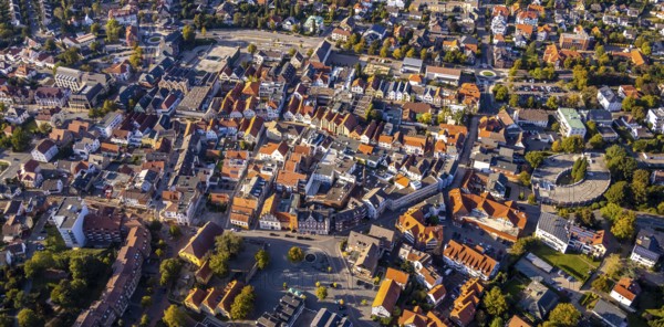 Aerial view, city centre, old town hall, Am Markt, fire defence tower, beer fountain, Lübbecke, East Westphalia-Lippe, OWL, North Rhine-Westphalia, Germany, old town, library, DE, Europe, cultural centre, aerial view, aerial photography, aerial photography, media centre, media library Lübbecke, OWL book, OWLBuch, East Westphalia, town hall, overview, bird's eye view, birds-eyes view, overview, red roofs