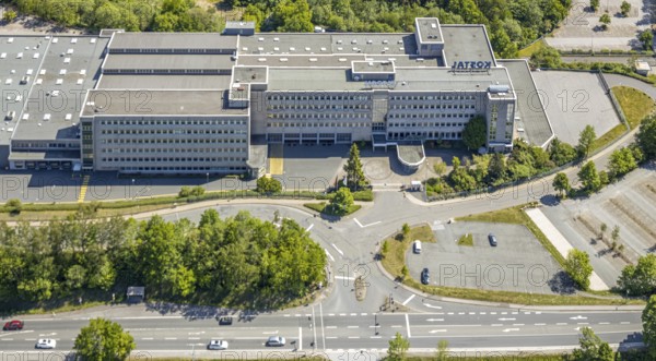 Aerial photograph, Leopold Kostal GmbH & Co. KG, An der Bellmerei, Lüdenscheid, Märkischer Kreis, Sauerland, North Rhine-Westphalia, Germany, DE, Europe, commercial area, commercial use, industrial plants, industrial area, industrial site, Kostal, aerial view, aerial photography, aerial photography, car parks, production plants, production halls, overview, traffic, bird's-eye view, forest area, birds-eyes view, overview