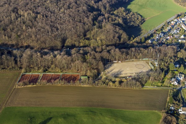 Aerial view, sports facility Hegge, Holthausen, Hagen, Ruhr area, North Rhine-Westphalia, Germany, DE, Europe, Hegge, Holthauser Tennisverein e.V., aerial view, aerial photography, aerial photography, sports, sports facilities, sports field, tennis, tennis facility, tennis courts, tennis club, overview, bird's-eye view, overview