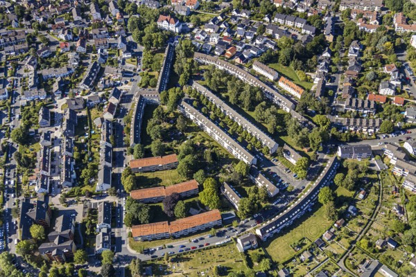 Aerial view, terraced houses residential area Elsässer Straße, Straßburger Straße, Eilpe, Hagen, Ruhr area, North Rhine-Westphalia, Germany, DE, Europe, shapes and colours, aerial view, aerial photography, aerial photography, overview, bird's-eye view, overview