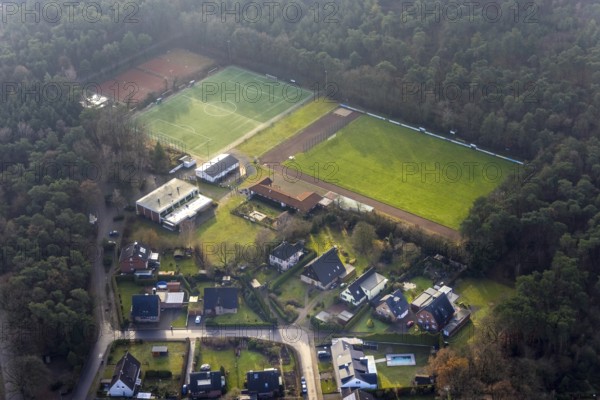 FLAESHEIM 16.12.2020 Ensemble of sports grounds of SuS Concordia Flaesheim 1969 e.V. on the Dr.-Hermann-Grochtmann-Strasse in Flaesheim in the state North Rhine-Westphalia, Germany // Ensemble of sports grounds of SuS Concordia Flaesheim 1969 e.V. on of Dr.-Hermann-Grochtmann-Strasse in Flaesheim in the state North Rhine-Westphalia, Germany. Photo: Hans Blossey, aerial photo, aerial photograph, aerial photography, aerial photography, aerophoto, aerial photograph, aerial picture, Europe, Germany, North Rhine-Westphalia, Flaesheim, area, terrain, property, building, sport, leisure, sports field, football pitch, construction, architecture, shape, colour, green, square, rectangle, // aerial photo, aerial photography, aerial picture, aerial view, air photo, Europe, North Rhine-Westphalia, Surface, terrain, property, building, sports, leisure, sports court, soccer field, tennis court, construction, architecture, shape, colour, green, square, rectangle