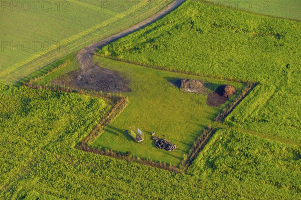HULLERN 16.12.2020 Grassland- Structures of a field and meadow landscape and agricultural storage area in Hullern in the state North Rhine-Westphalia, Germany // Structures of a field landscape and agricultural storage area in Hullern in the state North Rhine-Westphalia, Germany. Photo: Hans Blossey, aerial photo, aerial picture, aerial photography, aerial photography, aerial photo, aerial photograph, aerial picture, Europe, Germany, North Rhine-Westphalia, Hullern, agriculture, field, landscape, shape, edge, texture, contrast, meadow, colour, green, edge, face, // aerial photo, aerial photography, aerial picture, aerial view, air photo, Europe, North Rhine-Westphalia, Farming, field, landscape, shape, edge, texture, contrast, meadow, colour, green, face