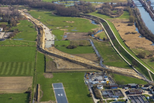 Aerial photo, Lippe meadows, reconstruction of Lippe meadows between Hamm-Lippewiesen airfield and Lippe, EDLH airfield, Hamm, Ruhr area, North Rhine-Westphalia, Germany, DE, Europe, birds-eyes, view, aerial photo, aerial photography, aerial photography, overview, overview, bird's eye view, airfield, flying, air sports, leisure, pilot, Lippe, river, nature, water protection, nature conservation