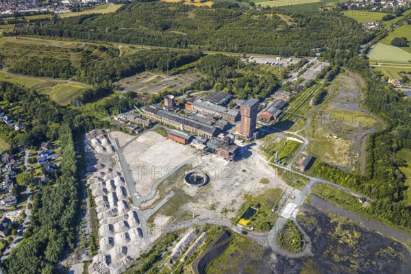 Aerial view, Heinrich-Robert colliery, creative centre, former Verbundbergwerk Ost, coal mining, Pelkum, Hamm, Ruhr area, North Rhine-Westphalia, Germany, DE, Europe, birds-eyes view, aerial photograph, aerial photography, aerial photography, overview, overview, bird's eye view, winding tower, colliery, colliery tower, colliery wasteland, structural change