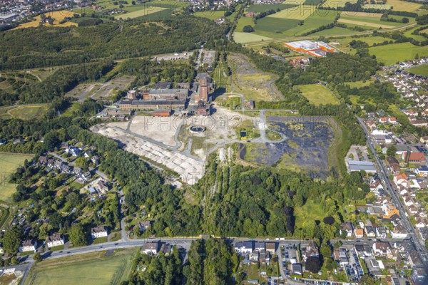 Aerial view, Heinrich-Robert colliery, creative centre, former Verbundbergwerk Ost, coal mining, Pelkum, Hamm, Ruhr area, North Rhine-Westphalia, Germany, DE, Europe, birds-eyes view, aerial photograph, aerial photography, aerial photography, overview, overview, bird's eye view, winding tower, colliery, colliery tower, colliery wasteland, structural change