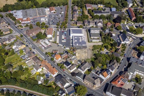 Aerial view, shopping area Ahlener Straße - Amtsstraße - kleine Amtsstraße, Aldi, Rewe, secondary school, Heessen, Hamm, Ruhr area, North Rhine-Westphalia, Germany, DE, Europe, birds-eyes, view, aerial view, aerial photography, aerial photography, overview, overview, bird's eye view, Hamm-Heessen, shopping, food, goods, shopping, textiles, consumption, education, pupils, college, education, school year, homework, class, year, education, pedagogy