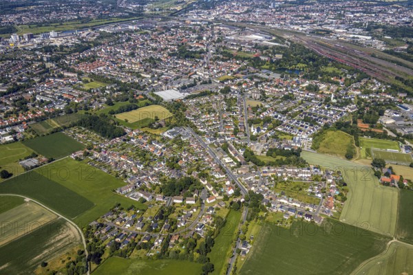 Aerial view, overview Hamm-Westen, Lohauserholz, marshalling yard, Wiescherhöfen, Hamm, Ruhr area, North Rhine-Westphalia, Germany, DE, Europe, birds-eyes, view, aerial photograph, aerial photography, aerial photography, overview, bird's eye view, Hamm-Westen, freight, freight yard, goods trains, freight traffic, transport, logistics