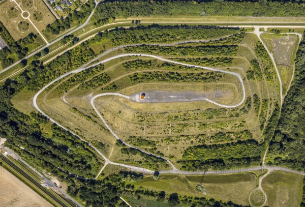 Aerial photograph, Kissinger Höhe spoil tip, Humbert spoil tip, former Heinrich-Robert East colliery, spoil tip sign, observation tower, Hamm, Ruhr area, North Rhine-Westphalia, Germany