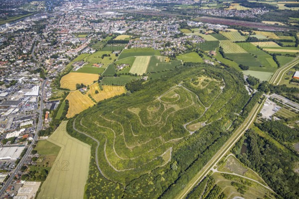 Aerial photograph, view of Hamm-Daberg, Kissinger Höhe slagheap, Humbert slagheap, former Heinrich-Robert mine, slagheap sign, observation tower, Hamm, Ruhr area, North Rhine-Westphalia, Germany, DE, Europe, birds-eyes, view, aerial photograph, aerial photography, aerial photography, overview, bird's-eye view, Kissinger, Höhe, colliery, Heinrich-Robert, former, mining, overburden, coal