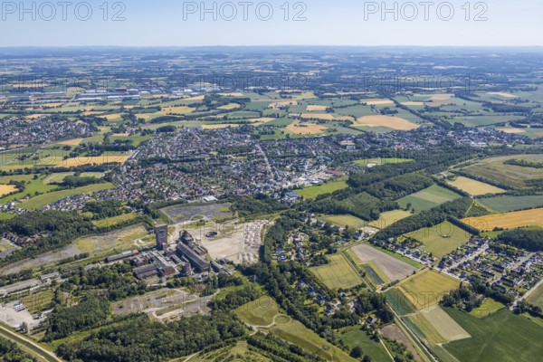 Aerial view, overview Wiescherhöfen, Alte Zeche Bergwerk Ost Heinrich-Robert, colliery tower, Hamm, Ruhr area, North Rhine-Westphalia, Germany, DE, Europe, birds-eyes, view, aerial photograph, aerial photography, aerial photography, overview, overview, bird's eye view, colliery, Heinrich-Robert, former