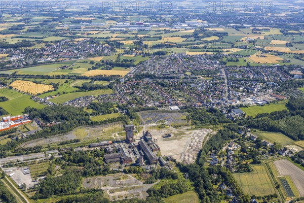 Aerial view, overview Wiescherhöfen, Alte Zeche Bergwerk Ost Heinrich-Robert, colliery tower, Hamm, Ruhr area, North Rhine-Westphalia, Germany, DE, Europe, birds-eyes, view, aerial photograph, aerial photography, aerial photography, overview, overview, bird's eye view, colliery, Heinrich-Robert, former