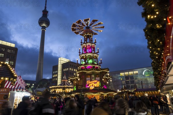 DEU Germany Germany Berlin Christmas market at Alexanderplatz
