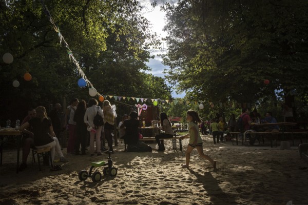 DEU Germany Germany Berlin Summer party at the Nordwest day care centre on Prager Platz