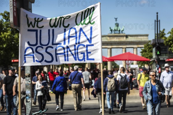 DEU Germany Germany Berlin Support action of the Socialist Equality Party SGP for the release of Julian Assange and Chealsea Manning under the lime trees