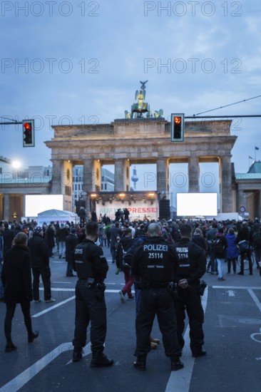 DEU Germany Germany Berlin The solidarity event for imprisoned Turkish journalists organised by Amnesty International and Reporters Without Borders on Press Freedom Day in front of the Brandenburg Tor. Special attention was paid to former Taz journalist and current Welt correspondent Deniz Yuecel, who is currently in solitary confinement in Turkey. The title of the evening was 'To the press'