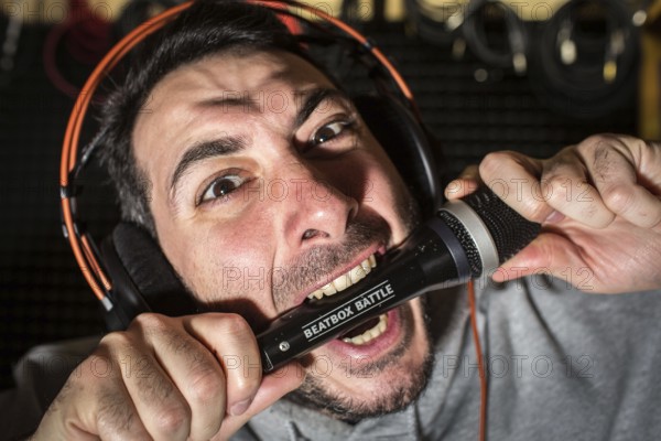 DEU Germany Germany Berlin Beatboxer Daniel Mandolini during a photo shoot in his studio