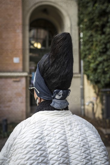 DEU Germany Germany Berlin Visitor to the Berlin Literaturhaus Café with a fashionable hairstyle