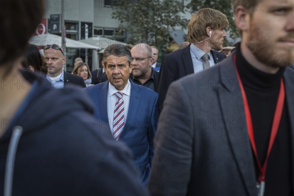DEU Germany Germany Berlin Final rally of SPD chancellor candidate Martin Schulz at Berlin's Gendarmenmarkt. Foreign Minister Sigmar Gabriel on his way to the event