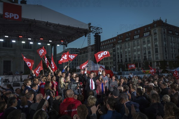 DEU Germany Germany Berlin Final rally of SPD chancellor candidate Martin Schulz at Berlin's Gendarmenmarkt
