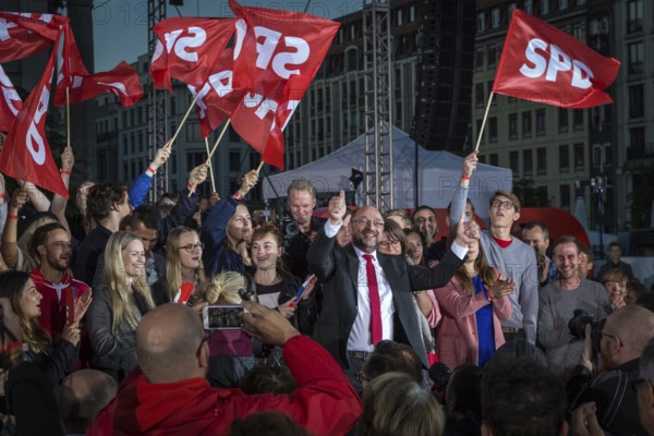 DEU Germany Germany Berlin Final rally of SPD chancellor candidate Martin Schulz at Berlin's Gendarmenmarkt