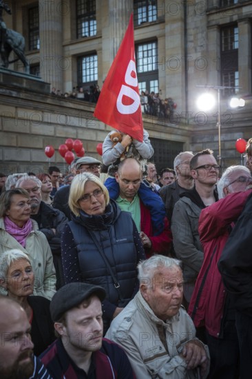 DEU Germany Germany Berlin Final rally of SPD chancellor candidate Martin Schulz at Berlin's Gendarmenmarkt