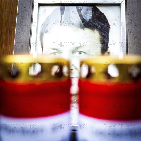 DEU Germany Germany Berlin Improvised memorial at Breitscheidtpaltz for the victims of a terrorist attack at the Christmas market. The Moroccan Anis Amri drove a hijacked lorry into the crowd. 11 people died, 55 were injured
