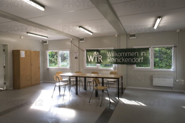 DEU Germany Germany Berlin Open day to present a new anchor centre on the grounds of the Karl Bonhoeffer mental hospital in Reinickendorf. Shared accommodation on the grounds of the Tempohome