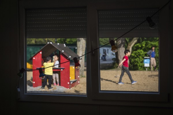 DEU Germany Germany Berlin Open day to present a new anchor centre on the grounds of the Karl Bonhoeffer mental hospital in Reinickendorf. Children's playroom in the shared accommodation centre on the grounds of the Tempohome