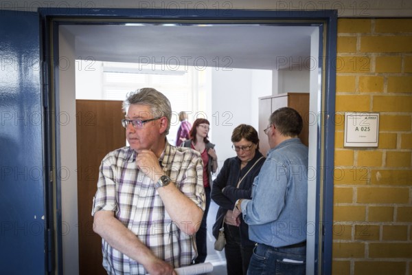 DEU Germany Germany Berlin Open day to present a new anchor centre on the grounds of the Karl Bonhoeffer mental hospital in Reinickendorf Visitors tour the premises