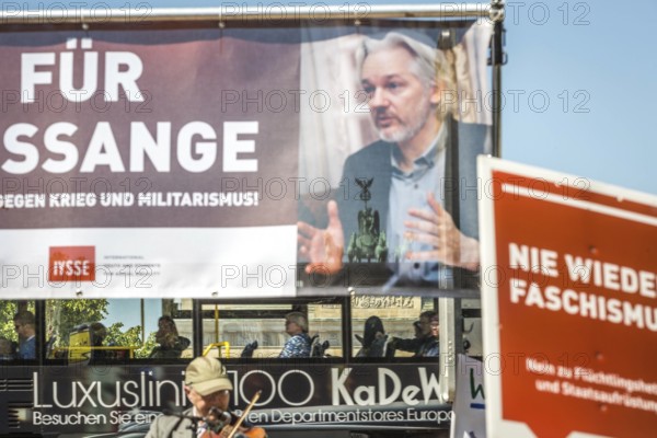 DEU Germany Germany Berlin Support action of the Socialist Equality Party SGP for the release of Julian Assange and Chealsea Manning under the lime trees