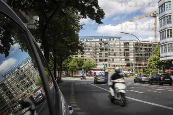 DEU Germany Germany Berlin The new building of the Moeckernkiez construction group on the corner of Yorckstrasse and Möckernstrasse 470 flats adjacent to the Gleisdreickeck park should be ready for occupancy in 2018