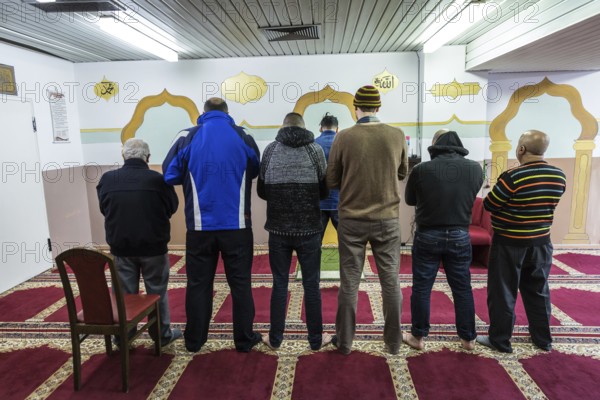DEU Germany Germany Berlin Beds at midday prayers in the House of Wisdom mosque in Moabit