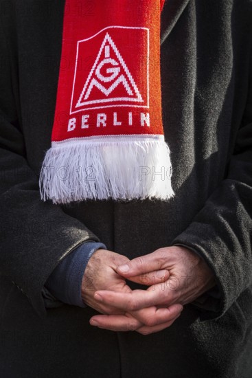 DEU Germany Germany Berlin Siemens employees and their suppliers demonstrate in front of the company's Berlin headquarters in favour of wage increases and flexible working hours