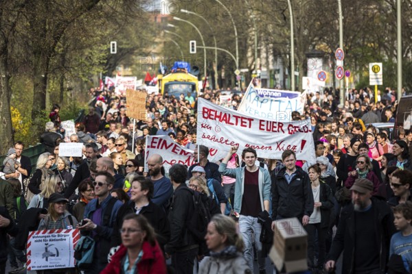 DEU Germany Germany Berlin More than 13, 000 people demonstrated in Berlin city centre on Saturday under the slogan 'Resist rent madness'. Their protest was directed against rent increases, gentrification and speculation