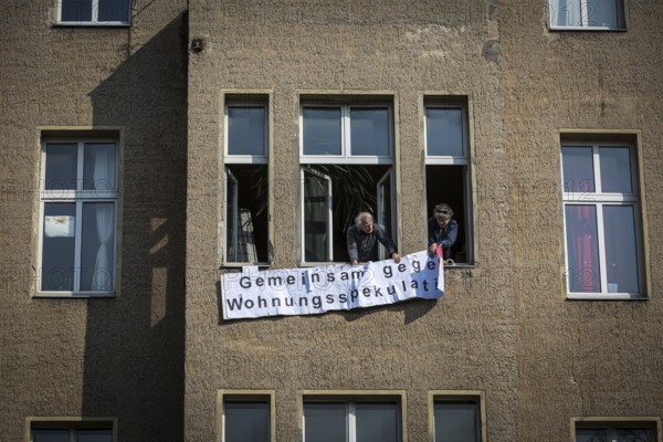 DEU Germany Germany Berlin More than 13, 000 people demonstrated in Berlin city centre on Saturday under the slogan 'Resist rent madness'. Their protest was directed against rent increases, gentrification and speculation