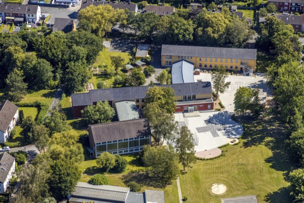 Aerial photo, special school Erich-Kästner-Schule, Heessen, Hamm, Ruhr area, North Rhine-Westphalia, Germany, DE, Europe, birds-eyes, view, aerial photograph, aerial photography, aerial photography, overview, overview, bird's eye view, Hamm-Heessen, special school, education, pupils, college, education, school year, homework, class, year group, education, pedagogy