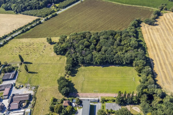 Aerial view, primary school Josefschule, sports field, Hamm, Ruhr area, North Rhine-Westphalia, Germany, DE, Europe, birds-eyes, view, aerial photography, aerial photography, overview, bird's eye view, education, pupils, college, training, school year, homework, class, year group, education, pedagogy, gymnastics, sport, ball sports, fitness, movement, athletics