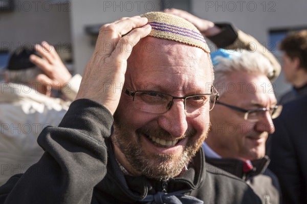DEU Germany Germany Potsdam With the slogan 'Potsdam wears a kippa', more than a hundred people took part in a protest march through the city centre against growing anti-Semitism in Germany
