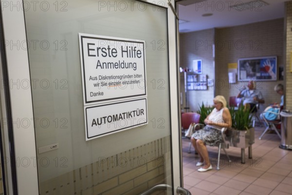 DEU Germany Germany Berlin Scenes in the emergency room of Gertrauden Hospital