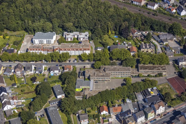 Aerial photo, Wolfgang-Glaubitz-Seniorenzentrum, Hauptschule Karlschule, Hamm, Ruhr area, North Rhine-Westphalia, Germany, DE, Europe, birds-eyes, view, aerial photograph, aerial photography, aerial photography, overview, bird's eye view, education, pupils, college, training, school year, homework, class, year group, education, pedagogy, living, in old age, retirement home, old people's home, care for the elderly