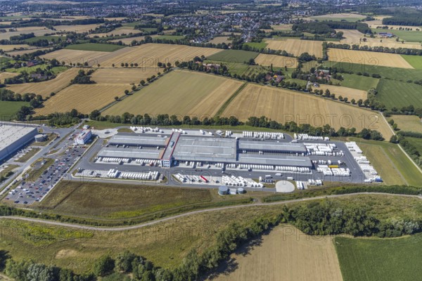 Aerial view, DPD depot in Hamm, truck stop Osterbönener Weg, logistics centre, Hamm, Ruhr area, North Rhine-Westphalia, Germany, DE, Europe, birds-eyes view, aerial view, aerial photography, aerial photography, overview, bird's eye view, truck stop, road block, road narrowing