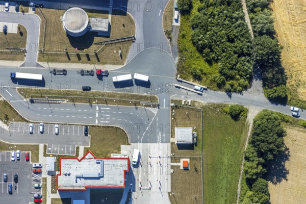 Aerial view, DPD depot in Hamm, truck stop Osterbönener Weg, logistics centre, Hamm, Ruhr area, North Rhine-Westphalia, Germany, DE, Europe, birds-eyes view, aerial view, aerial photography, aerial photography, overview, bird's eye view, truck stop, road block, road narrowing