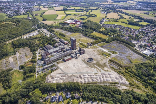Aerial view, Former Ost colliery, Old Heinrich-Robert colliery, Hammerhead tower, former colliery, Wiescherhöfen, Hamm, Ruhr area, North Rhine-Westphalia, Germany, DE, Europe, birds-eyes, view, aerial photography, aerial photography, overview, bird's eye view, mine, structural change